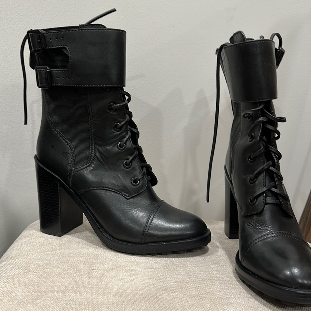 Tory Burch Chunky Combat / Moto Boot Size 10